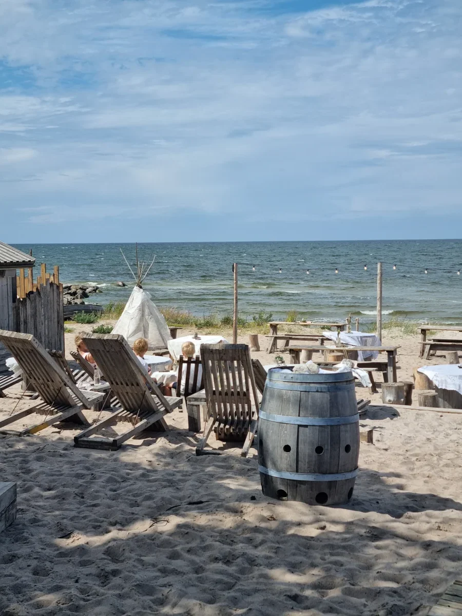 Blåsig eftermiddag vid Surflogiet på Gotland