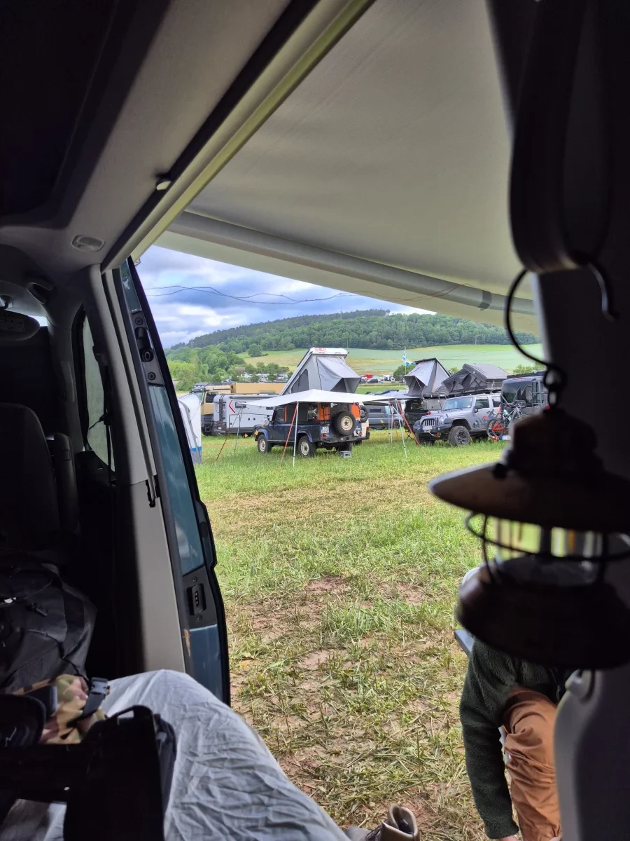 Morgonvy från campingen vid Abenteuer & Allrad i Bad Kissingen